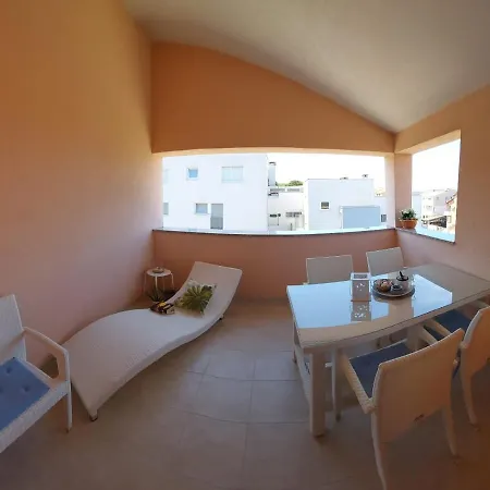 Tomic Biograd Na Moru