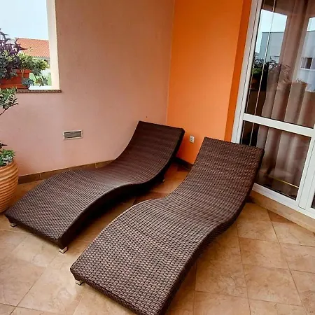 Tomic Biograd Na Moru