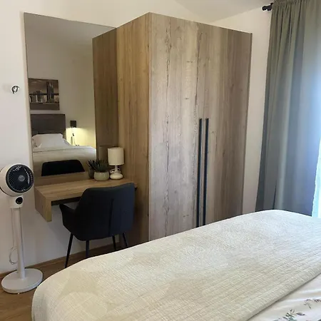 Apartment Tomic Biograd Na Moru
