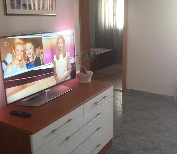 Tomic * ביוגראד נה מורו